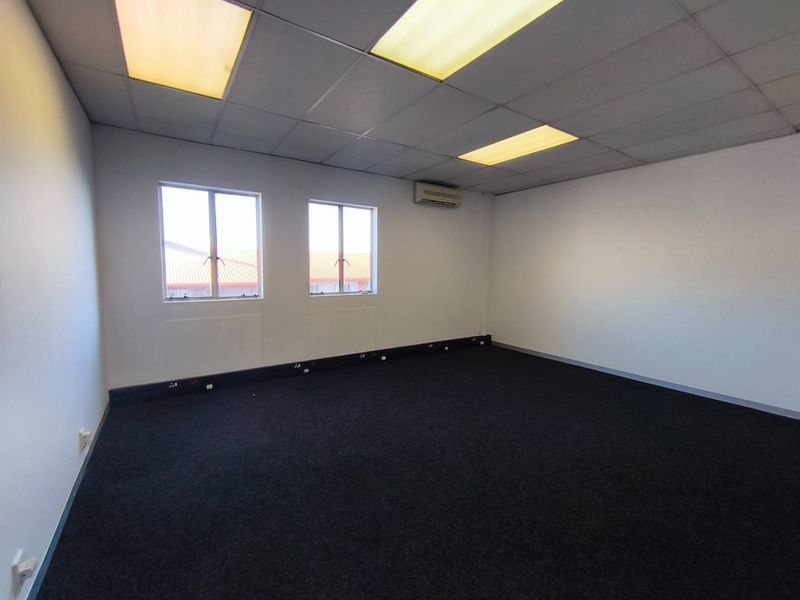 231m2 Office Space To Let in Midrand - Photo 4