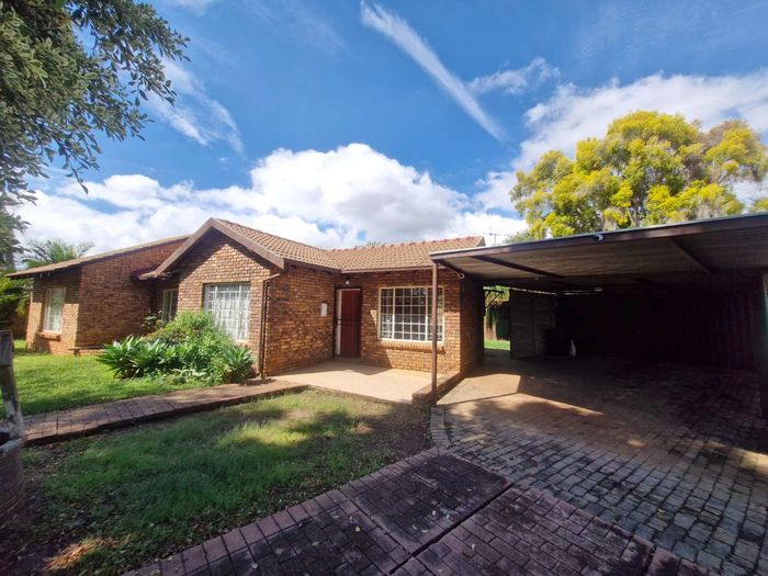 Property #2488171, House For Sale in The Orchards Ext 11