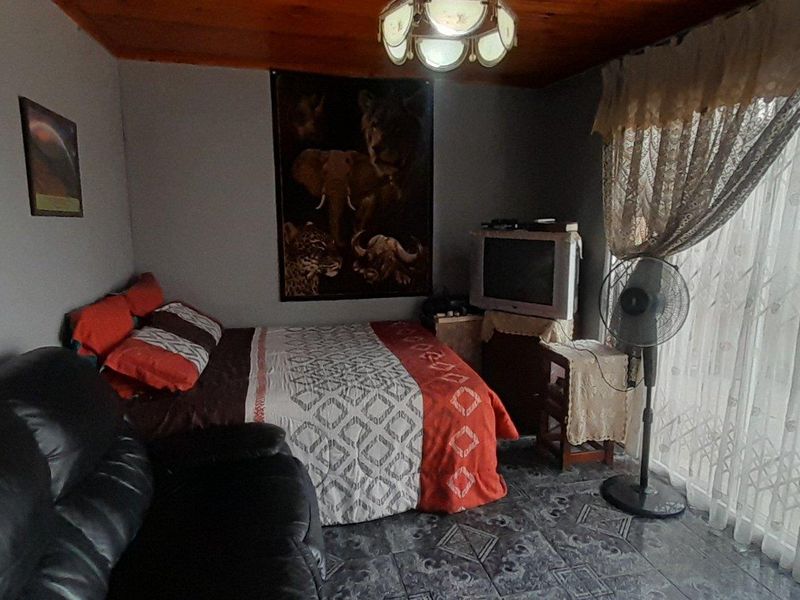 Charming 2-Bedroom Duplex for Sale in Westham, Phoenix - Photo 6