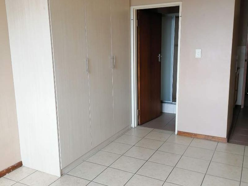 Du South, Bachelor unit for sale - Photo 5