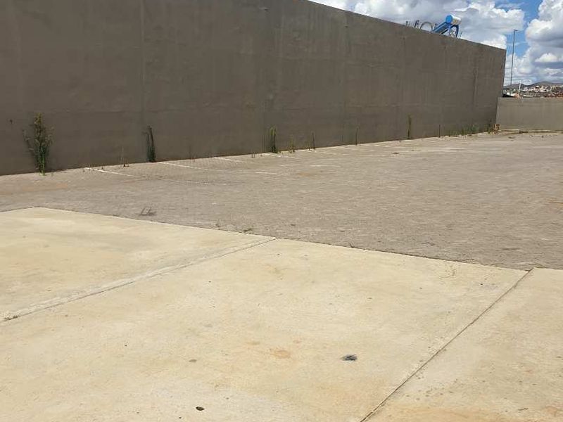 NEAT LINK FRIENDLY WAREHOUSE TO LET - Photo 8