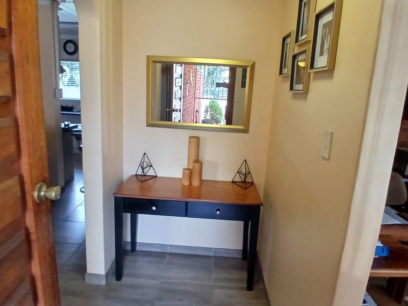 Beautiful 3 Bedroom house for sale - Photo 2