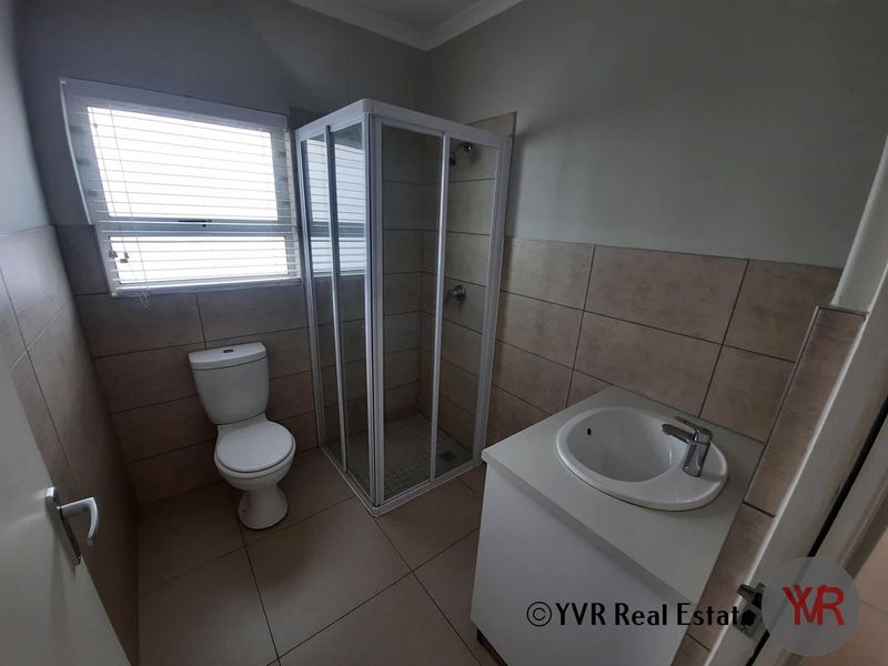 MODERN FREESTANDING HOUSE in FINKENSTEIN MANOR - Photo 6