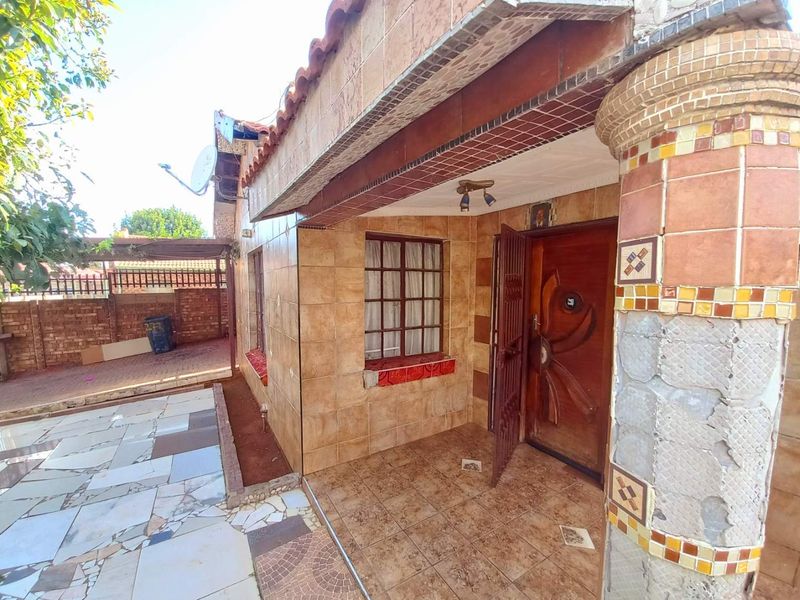 Three bedrooms house for sale - Photo 5