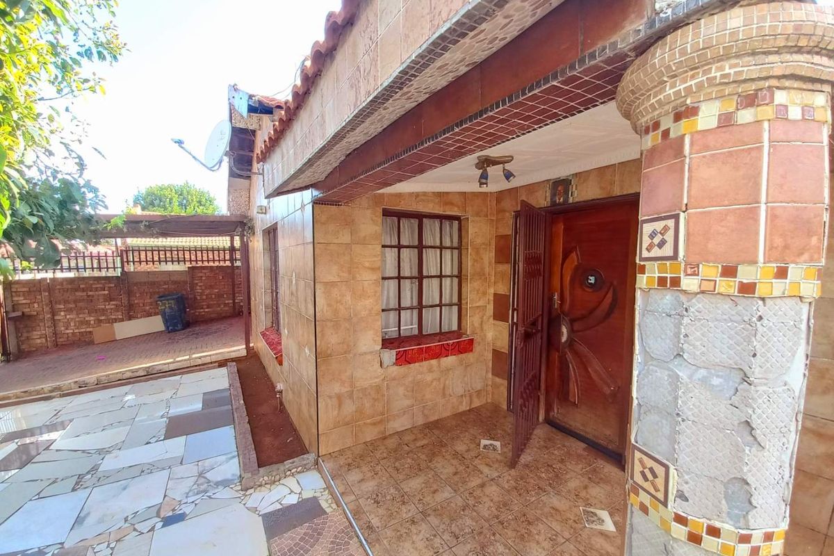 Three bedrooms house for sale - Photo 5