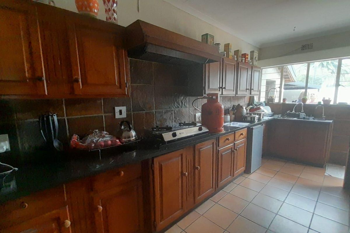 Relaxing Family Home - Photo 2