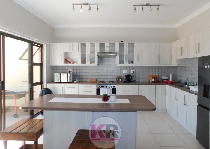Property #2483452, Townhouse For Sale in Henties Bay Central
