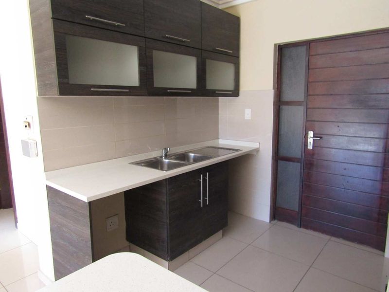 Lifestyle Living Lock Up And GO - Photo 6