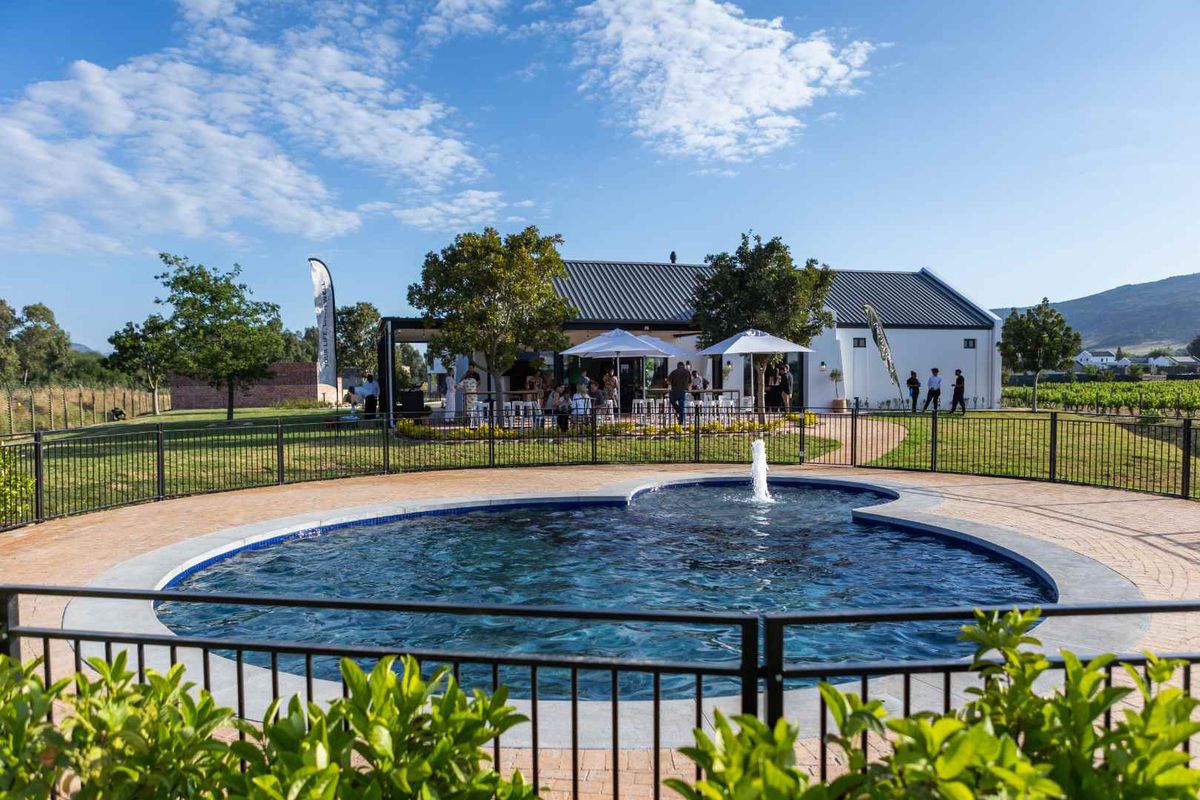 Beautiful Four-Bedroom Home on Paarl Valleij Lifestyle Estate & Farm, Ideal for Entertainers - Photo 5