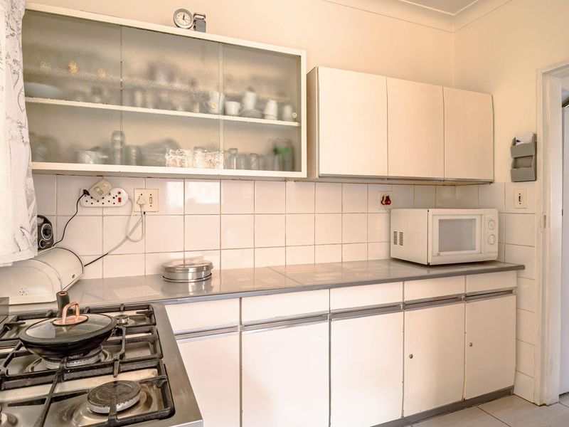 Charming Actonville Residence with Bonus Flatlet! - Photo 6