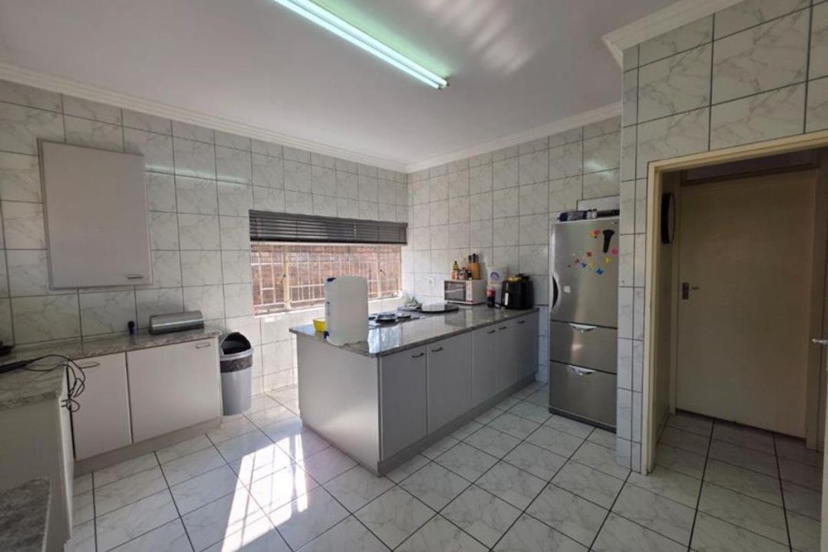 4 Bedroom House for Sale - Photo 3