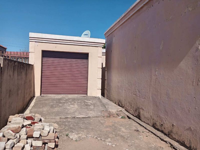 A specious house for sale - Photo 3