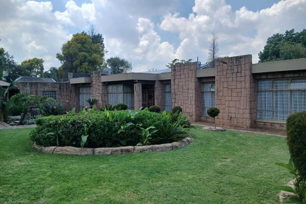 Entertainers Home for Sale - Photo 4