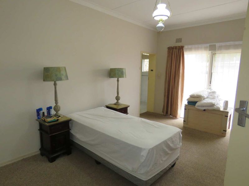 Ideal Family Haven: Spacious Home, Flat & Large Garage - Photo 7