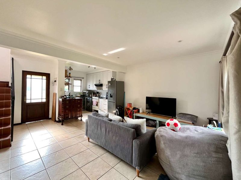 Spacious Pet-Friendly Duplex in Sought-After Plantations Estate - Photo 6