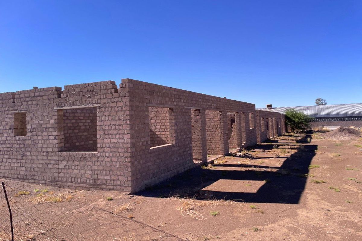 3 BEDROOM APARTMENT FOR SALE | NOORDHOEK, KEETMANSHOOP - Photo 4