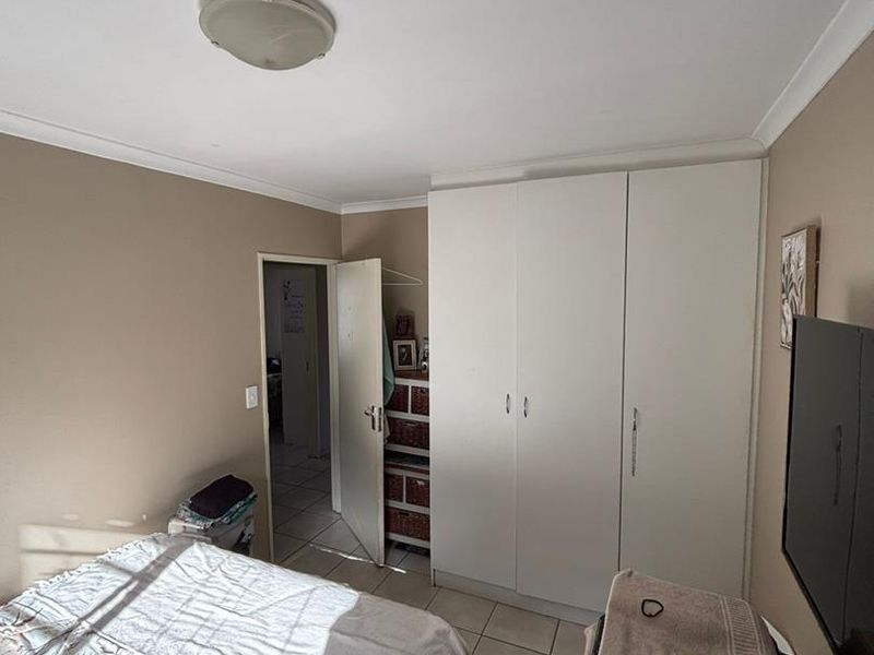 Stunning 3 Bedroom Family Home in a Secure Estate – A True Gem! - Photo 10