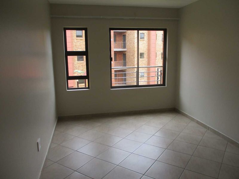 2 BEDROOM FLAT TO RENT IN PHILIP NEL PARK - Photo 10