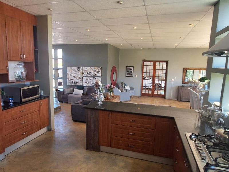 Charming Double Storey Family Home with Modern Amenities - Photo 9