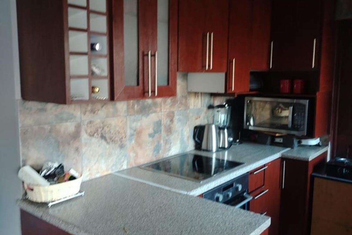 Charming 3-Bedroom House for Rent in Ilitha Park, Khayelitsha - Photo 4