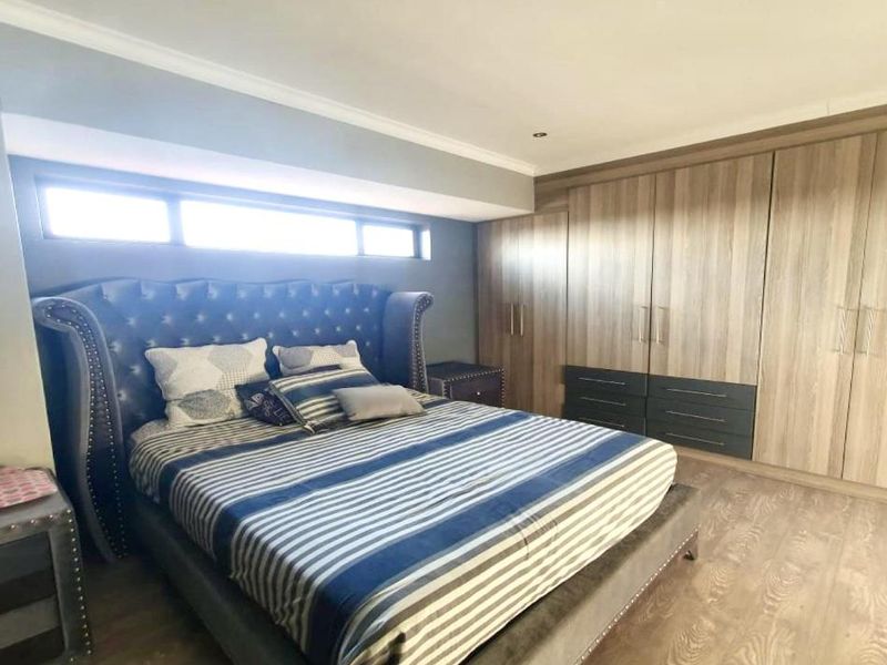 Secure & Stylish in Bendor's Finest: Double-Storey 3-Bed Townhouse in Prestigious Villa Fuhri – Move-In Ready! - Photo 5