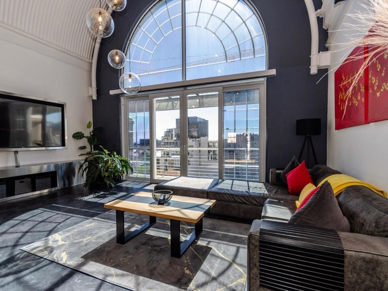 Stunning luxury penthouse to rent in the heart of the CBD - Photo 3