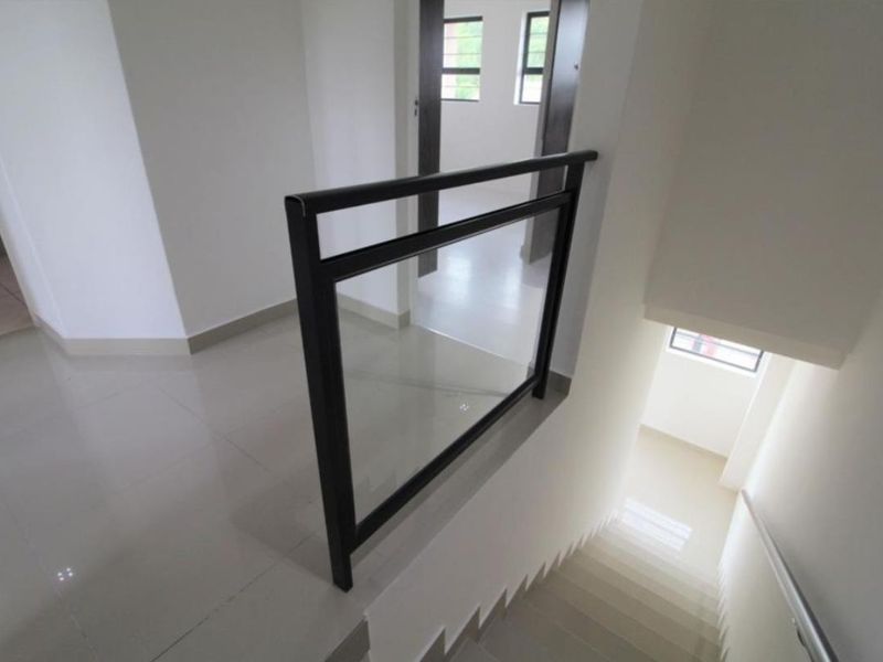 Modern Escombe Townhouse: Secure, Stylish, and Ready for You! - Photo 7