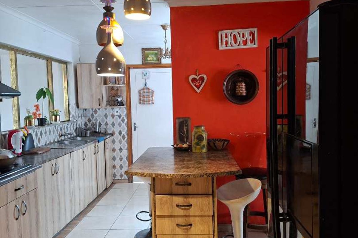 Spacious 3 Bedroom House with 2 Flats in VINETA  SWAKOPMUND - Photo 3