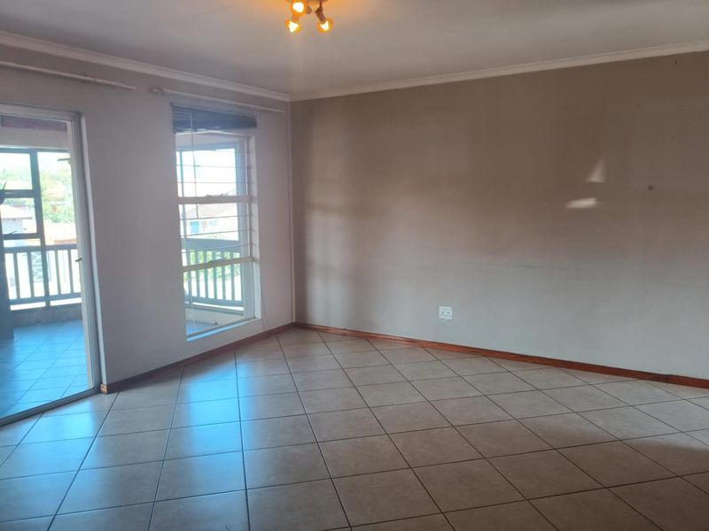 2 BED UNIT + BALCONY + GUARD - Photo 4