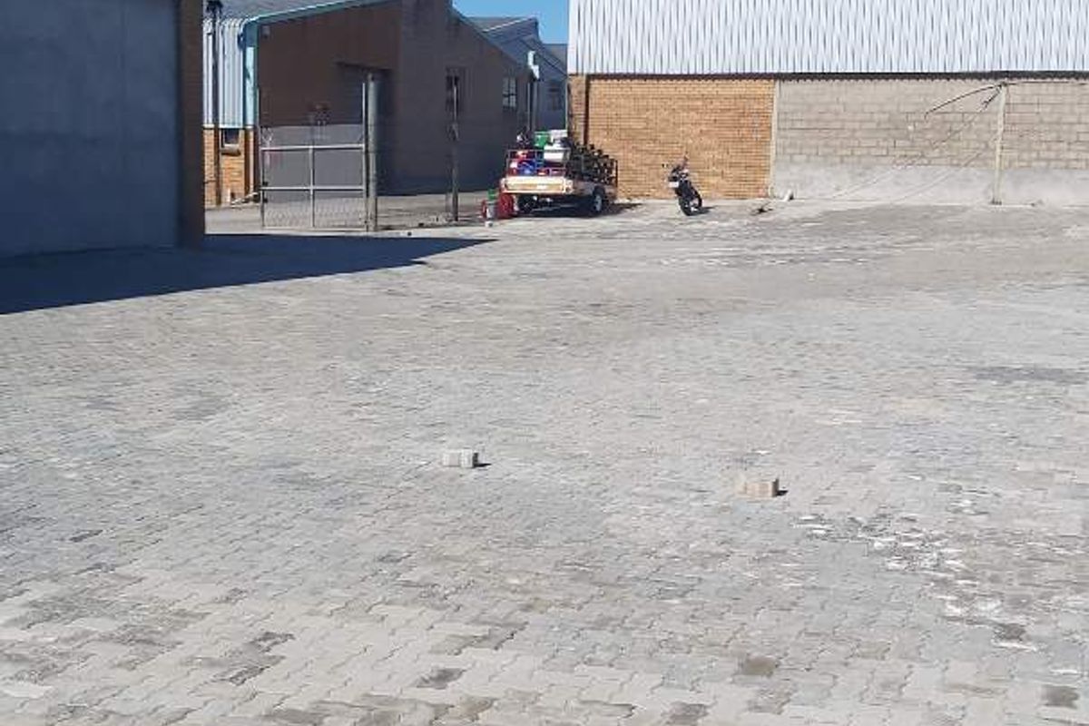 Warehouse/Distribution/manufacturing facility to let in Sidwell. - Photo 4