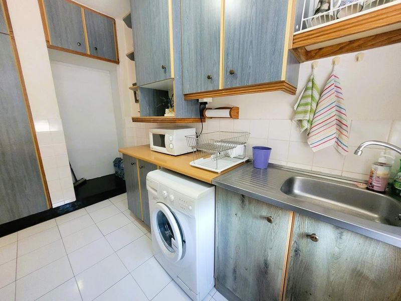 Spacious 2 Bedroom apartment close to schools and shops - Photo 9