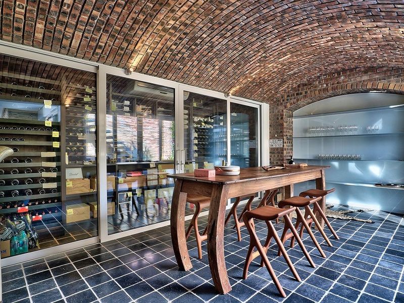 Iconic Eco Luxury Masterpiece for Sale in Higgovale – Unrivalled Views, German Engineering, Fully Off Grid - Photo 8