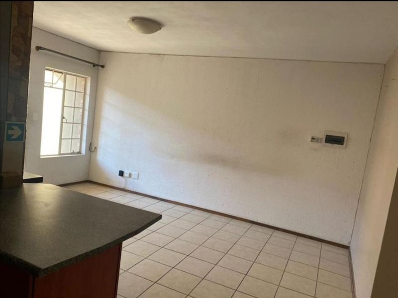 2 Bedroom Apartment for Sale - Photo 5