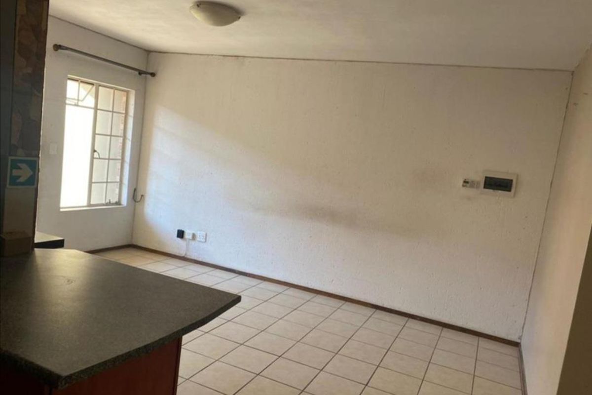 2 Bedroom Apartment for Sale - Photo 5