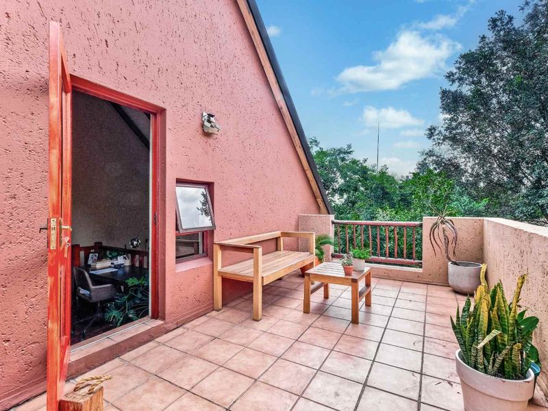 1 BEDROOM, 1 BATHROOM + LOFT APARTMENT IN DOUGLASDALE - Photo 10