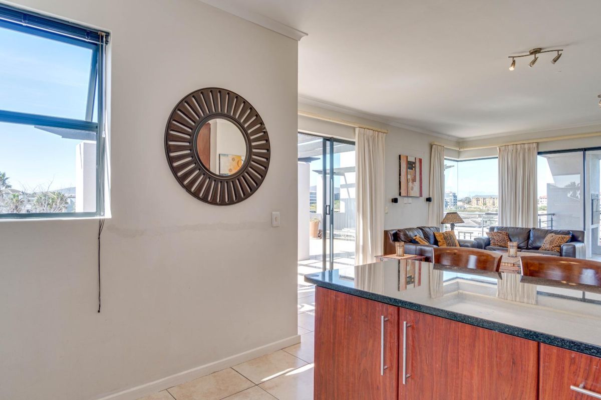 Penthouse Vibes - Photo 5