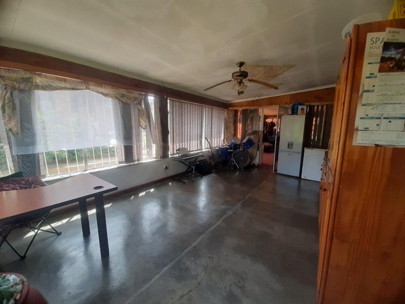 Family Home with Cottage for Sale - Photo 6