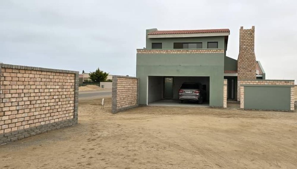 Entrance and townhouse garage