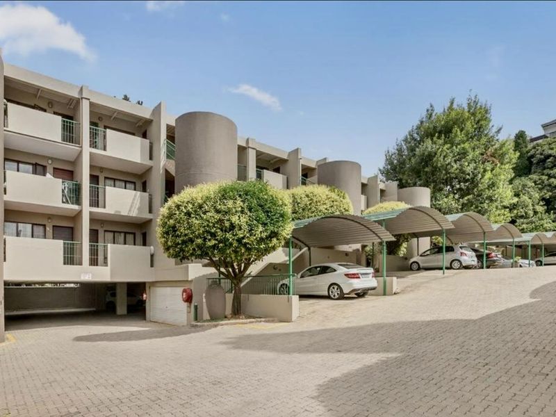 Stylish 1-Bedroom Apartment in Prime Sandton - Photo 2