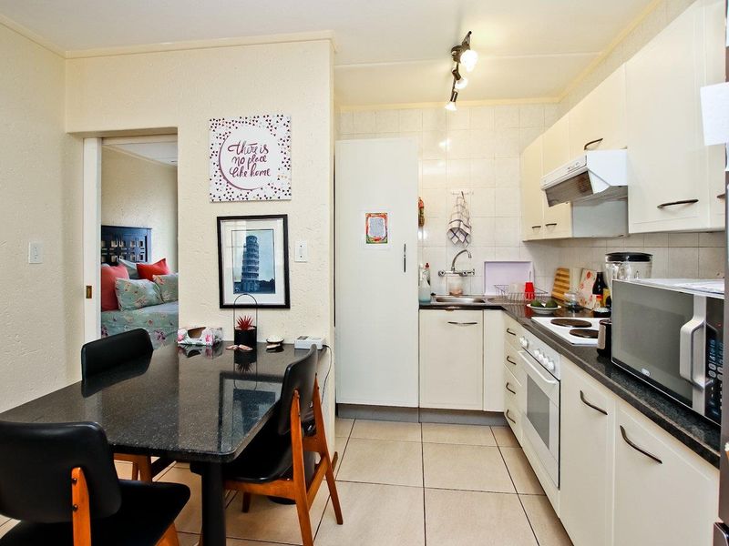 Neat One-Bedroom Garden Apartment – Ideal First Home or Investment! - Photo 4