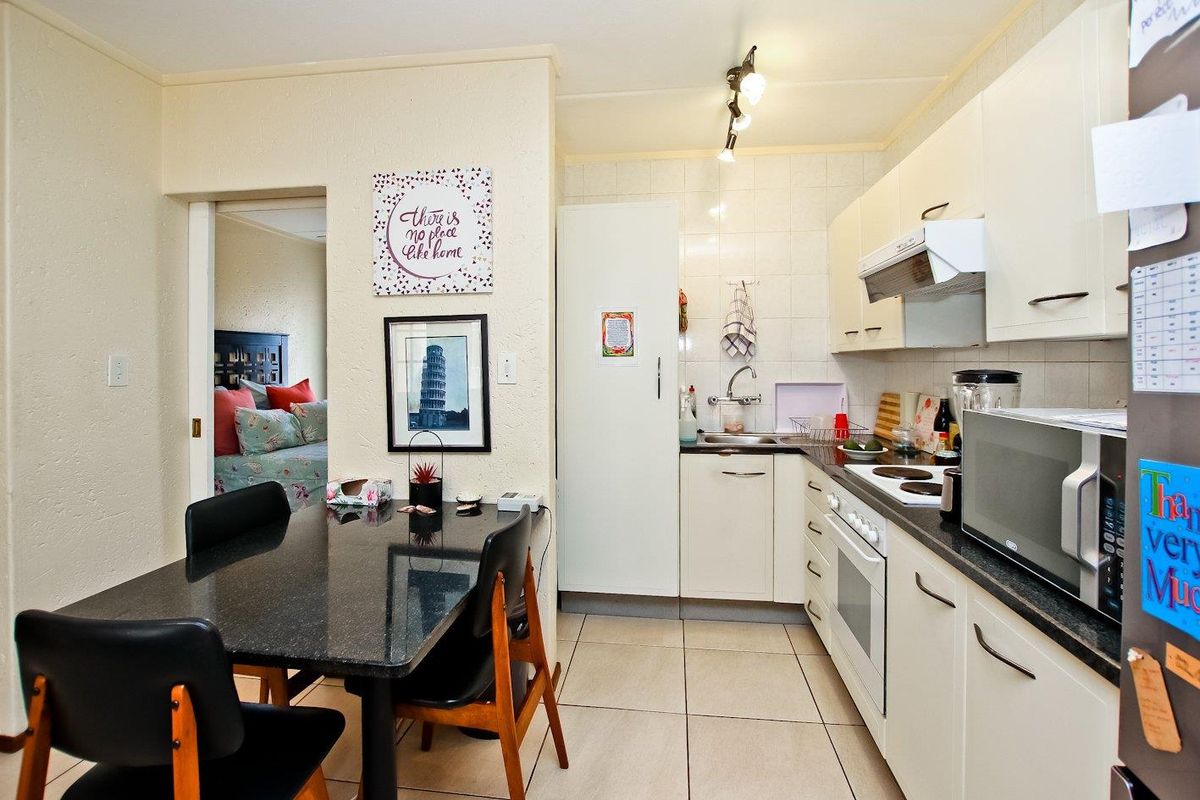 Neat One-Bedroom Garden Apartment – Ideal First Home or Investment! - Photo 4