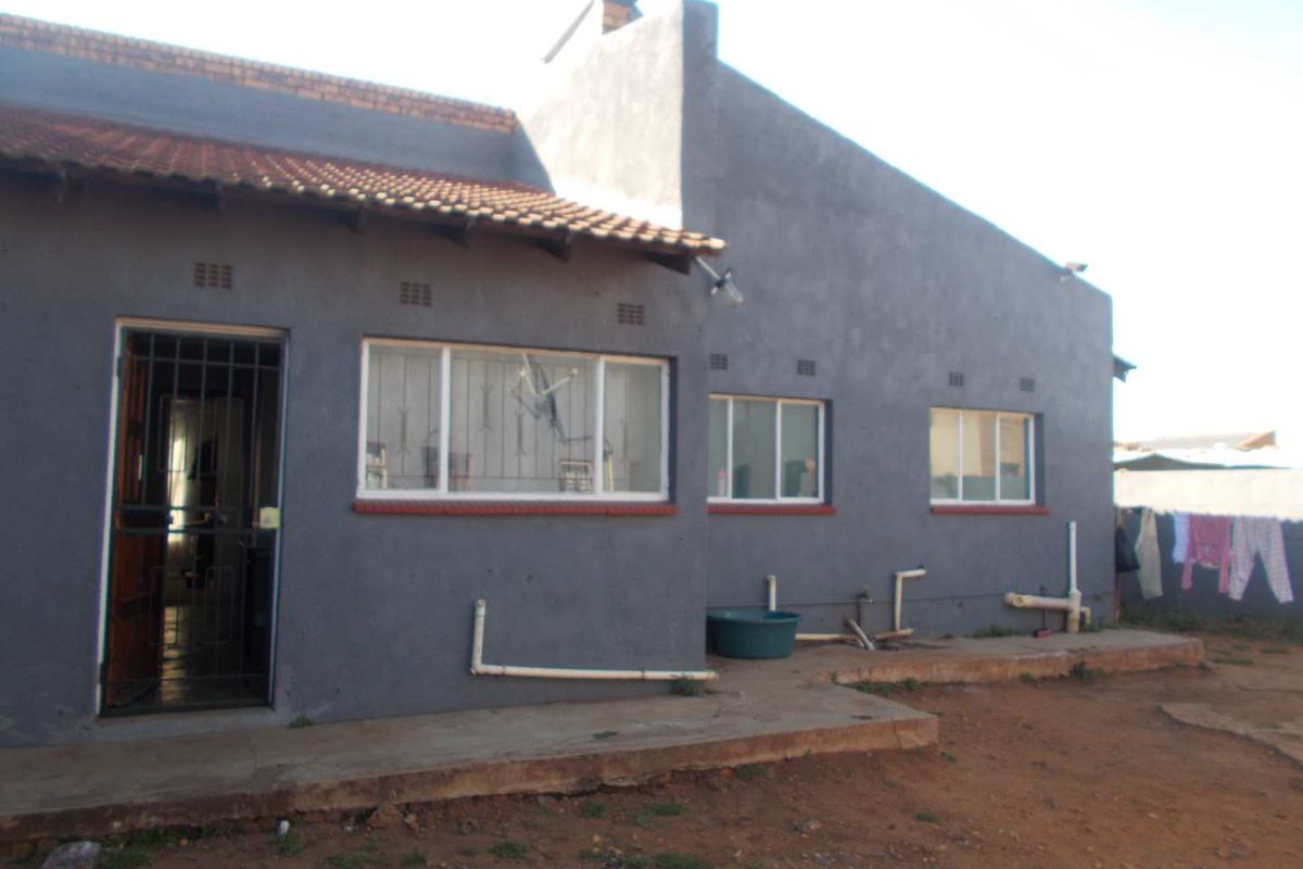 Property for sale in a sought - after area - Photo 5