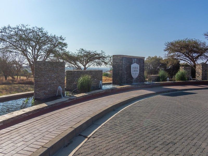 Live the high life in exclusive townhouse in prestigious Golf Estate!" - Photo 6