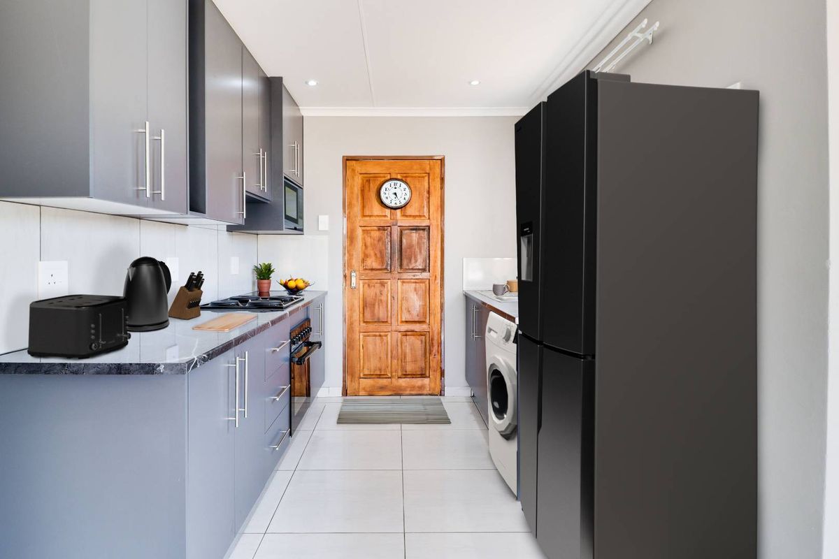 NEW DEVELOPMENT, ALL COSTS INCLUDED, FULL TITLE STANDS. NO DEPOSITS / 100% BONDS (dependent on client profile) - Photo 3