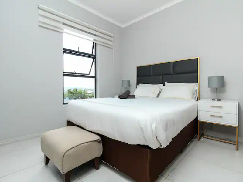 Spacious 2-Bedroom Apartment with Modern Amenities - Photo 10