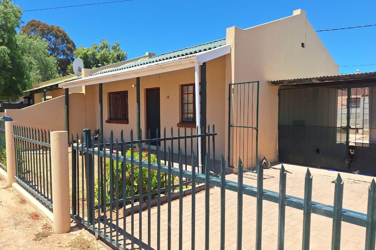 Fire the landlord! - Photo 2