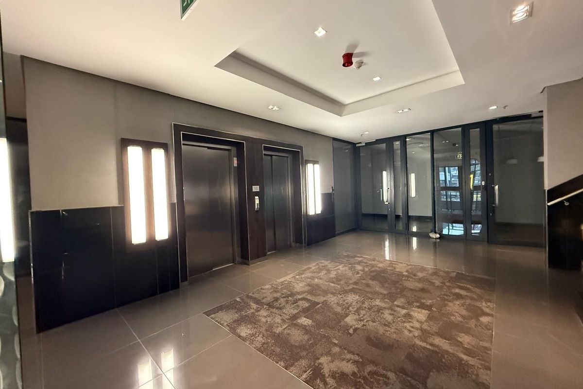 Spacious Office Space Available at Vdara Sandhurst - Photo 5