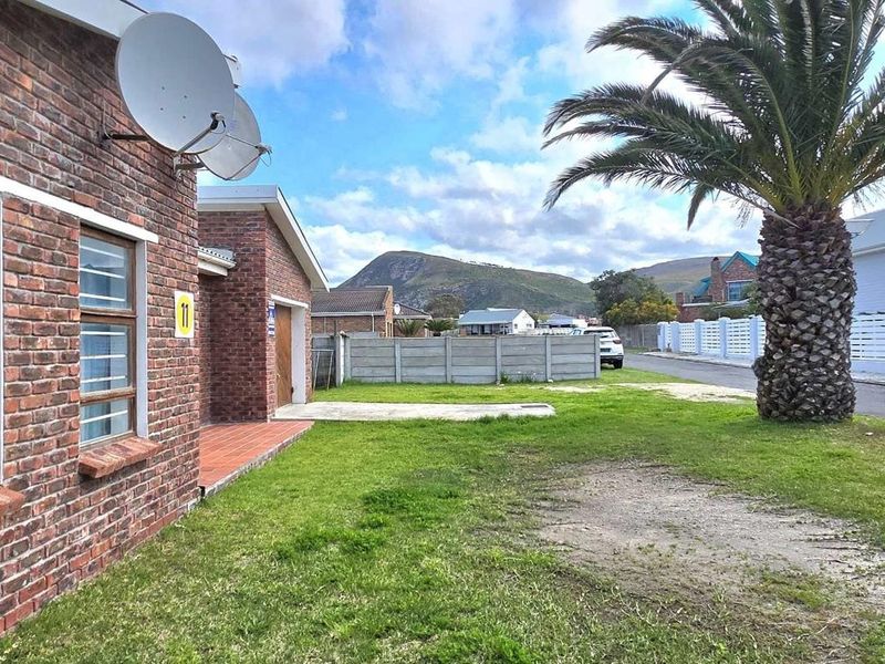 Fabulous in Franskraal - low-maintenance forever home! - Photo 3