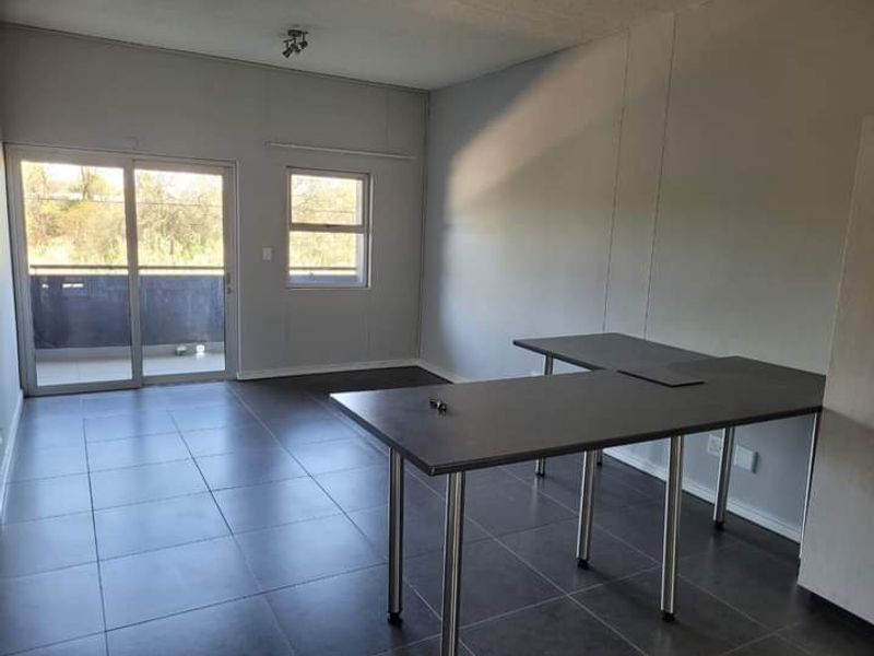 FLAT FOR SALE - Photo 3