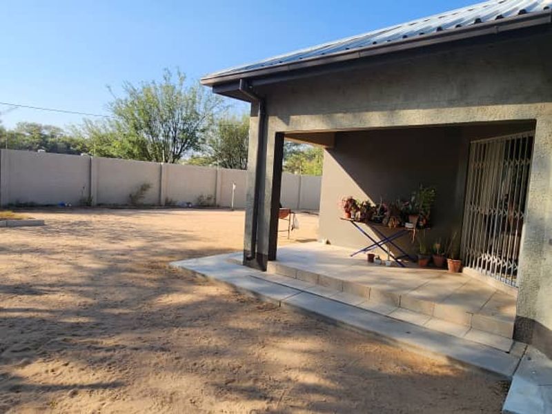 EXCLUSIVE SOLE MANDATE! Captivating and remarkably spacious family home for sale in a prime area of Okahandja! - Photo 7